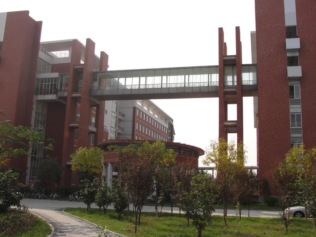 亚洲情色
教学办公楼.jpg